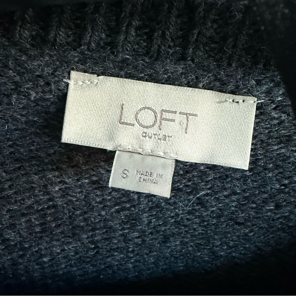 Loft Charcoal Gray Crewneck Sweater With Lavender Bead Embellishments Size S - Picture 12 of 13